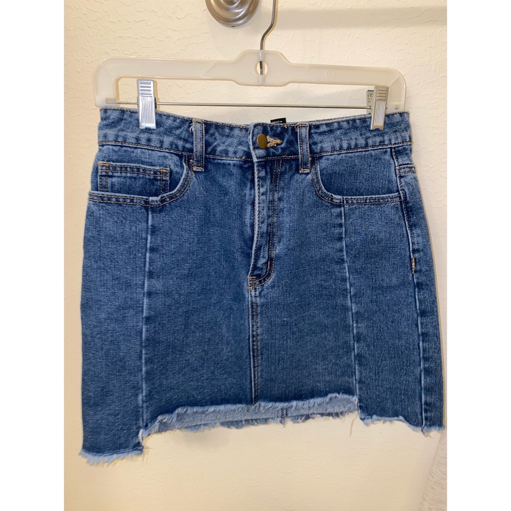 Denim skirt (frayed)